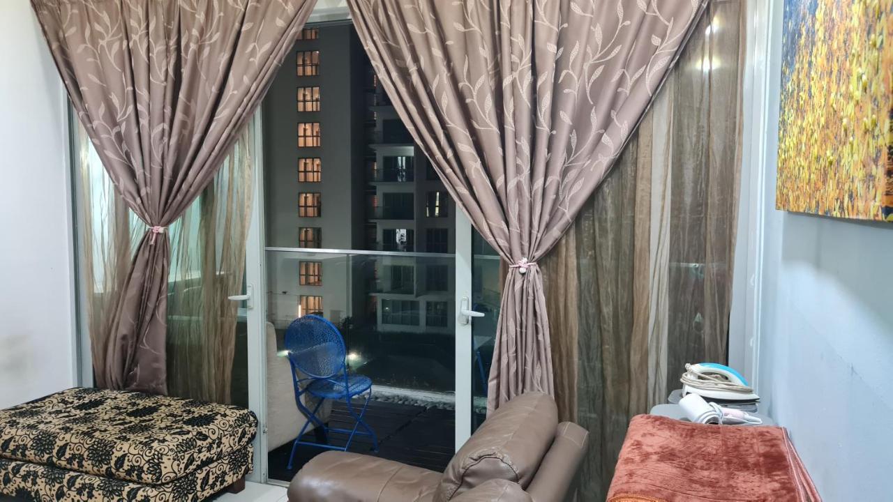 Hostel At Regalia Sky Pool Kuala Lumpur Exterior foto